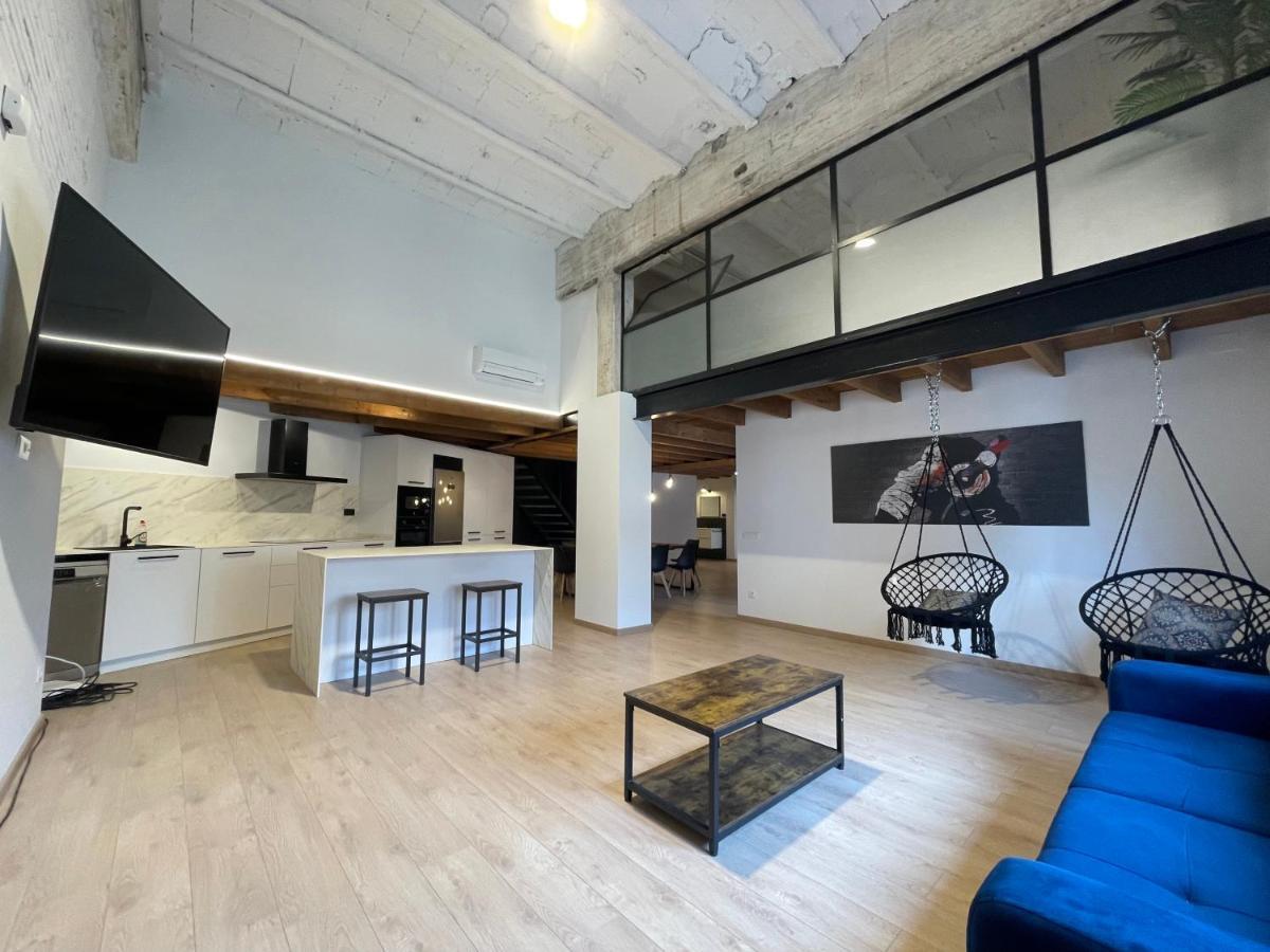 Manresa Industrial Home Экстерьер фото