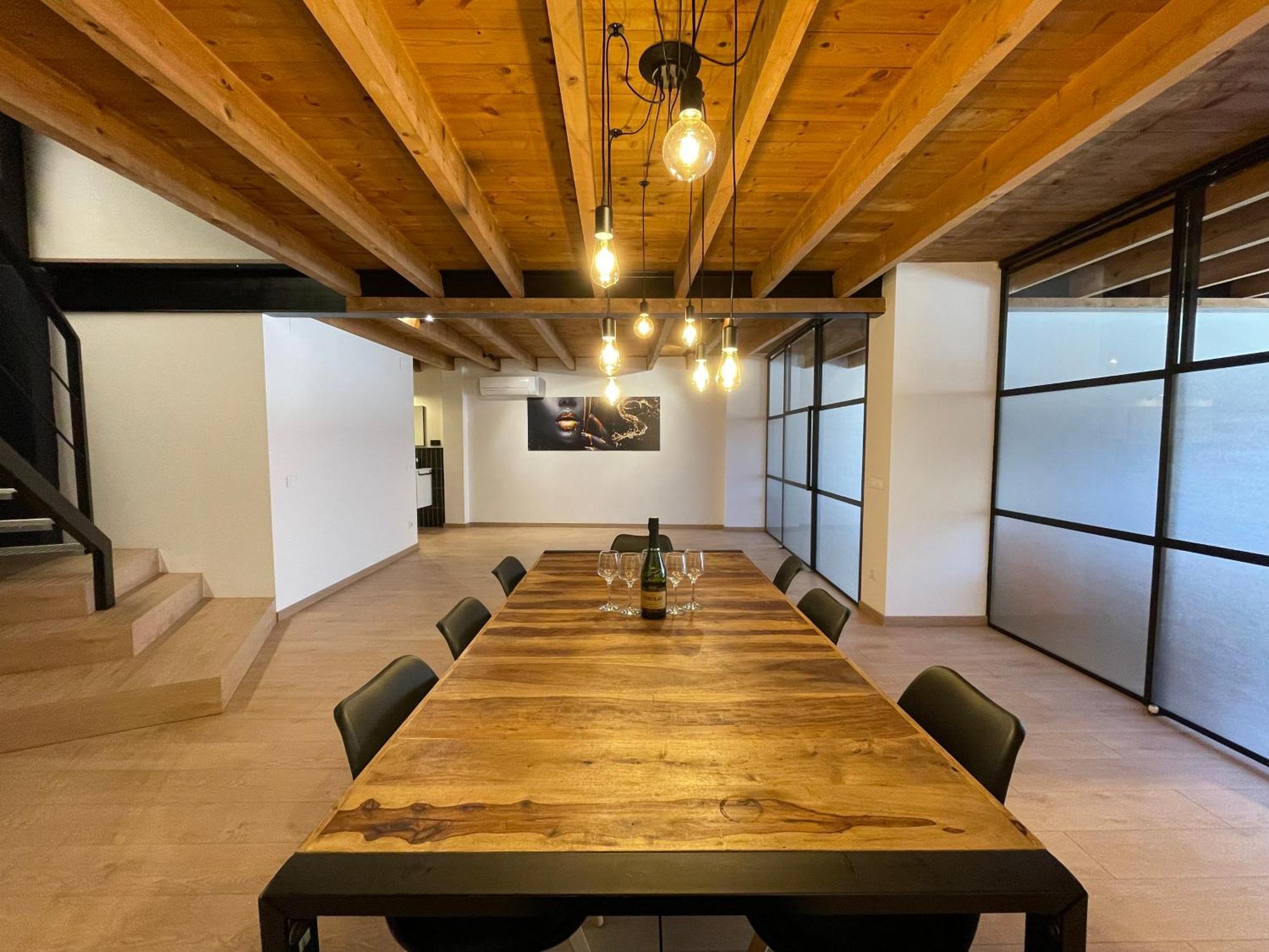 Manresa Industrial Home Экстерьер фото